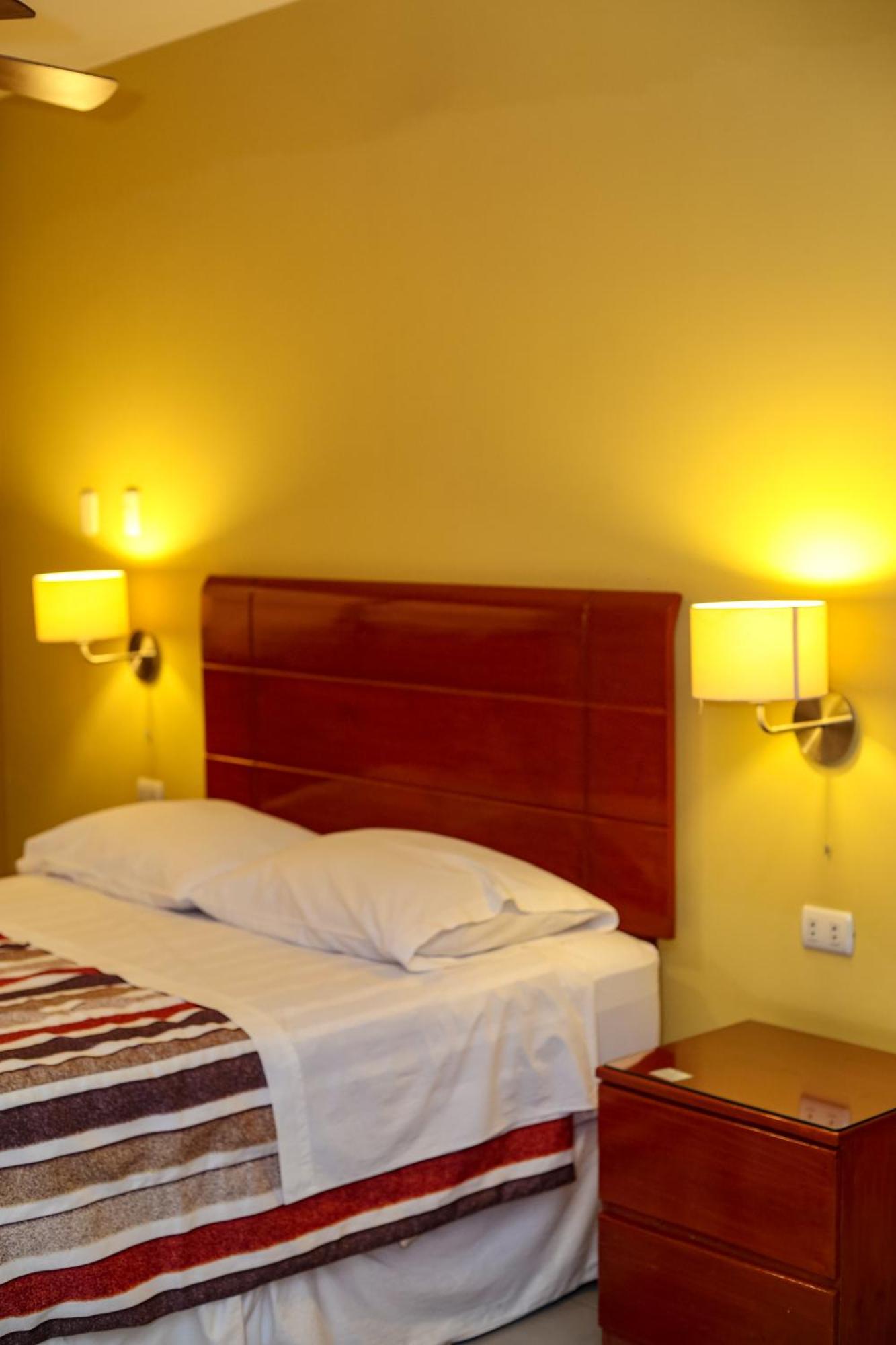 Apart Hotel El Canaveral 上钦查 外观 照片